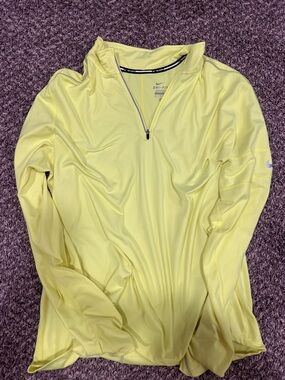 Nike Dri-FIT Half-Zip Pullover - Pale Yellow